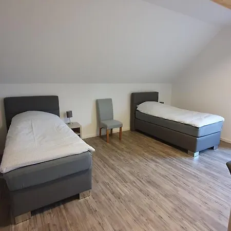 Gaestezimmer - Messezimmer - Muellingen Δωμάτια σε οικογενειακή κατοικία Sehnde