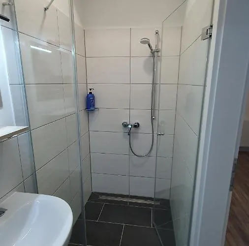 Gaestezimmer - Messezimmer - Muellingen * Sehnde